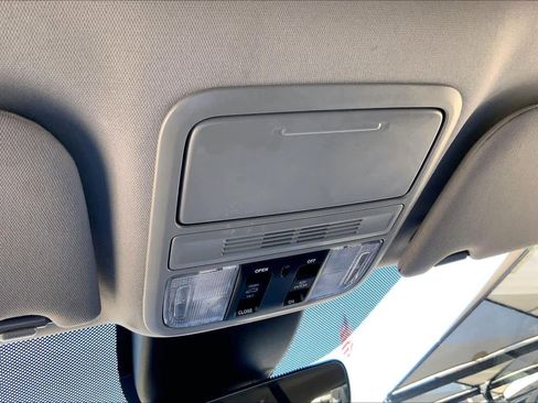 Used 2024 Honda Odyssey EX-L image 29