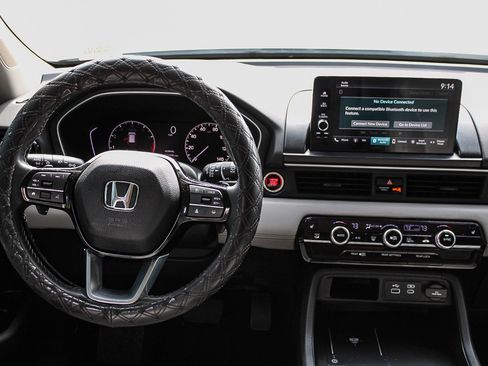 Used 2025 Honda Pilot EX-L image 15