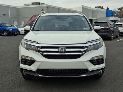Used 2017 Honda Pilot Touring image 2