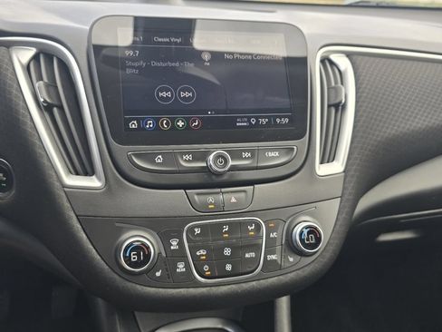 Used 2022 Chevrolet Malibu LT FWD image 25