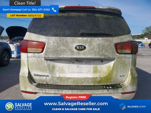 Used 2015 Kia Sedona LX image 8