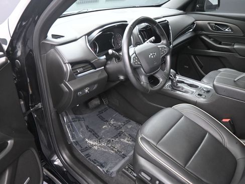 Certified 2023 Chevrolet Traverse Premier w/ Redline Edition image 12