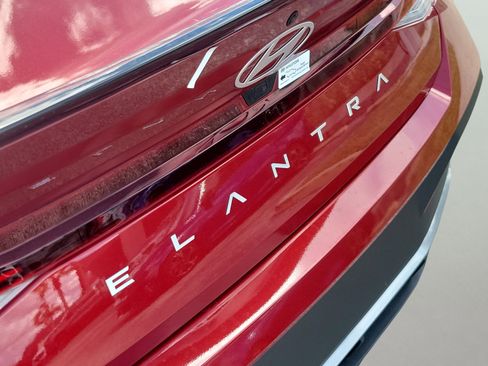 Used 2025 Hyundai Elantra Sport FWD image 26