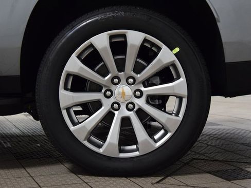 New 2026 Chevrolet Suburban Premier w/ Sun And Tow Package image 27