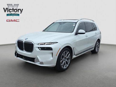 Used 2023 BMW X7 xDrive40i AWD/4WD image 3