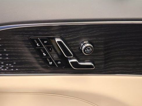 New 2026 Cadillac Lyriq V image 9