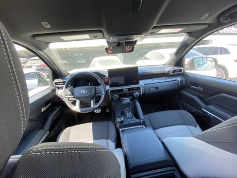 Used 2025 Toyota Tacoma TRD Sport AWD/4WD image 12