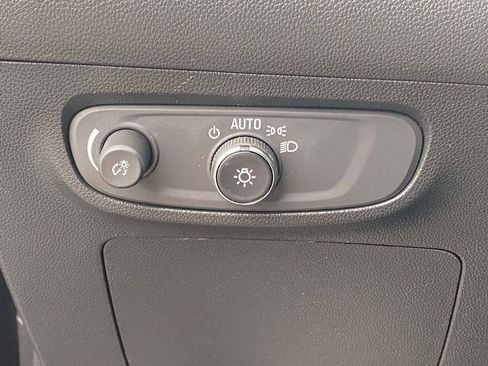 Used 2024 Buick Encore GX Sport Touring FWD image 17