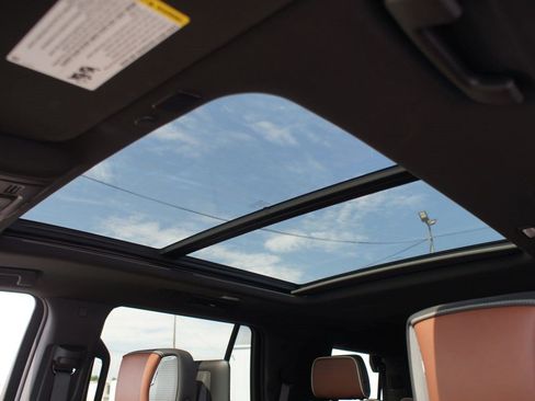 Used 2024 GMC Yukon Denali Ultimate AWD/4WD image 6