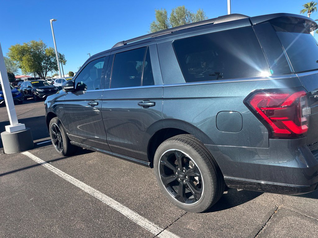 Used 2024 Ford Expedition Limited AWD/4WD image 11