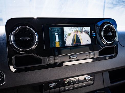 Used 2022 Mercedes-Benz Sprinter 3500 image 32