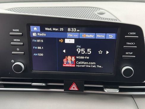 Used 2024 Hyundai Elantra SE image 28