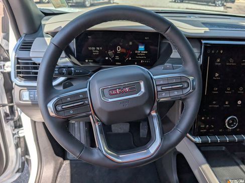 Used 2026 GMC Acadia Elevation w/ Elevation Premium Package FWD image 22