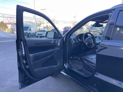 Used 2020 Jeep Grand Cherokee Limited X image 29