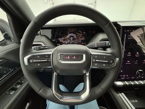 New 2026 GMC Yukon XL Elevation w/ LPO, Elevation Black Package image 23