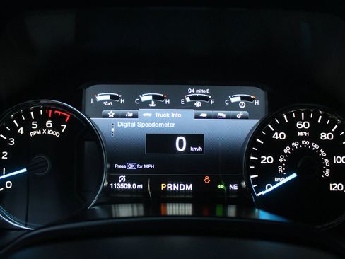 Used 2017 Ford F150 Lariat w/ Trailer Tow Package image 31