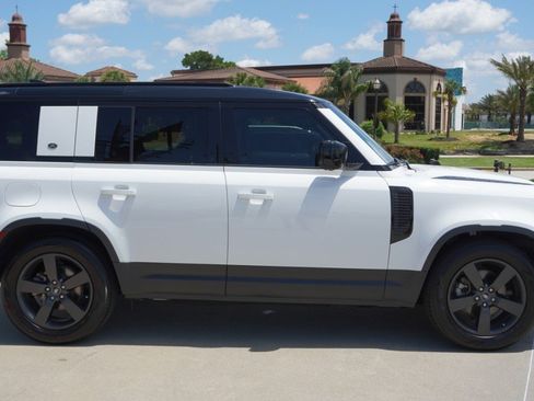 Used 2024 Land Rover Defender 110 S AWD/4WD image 4