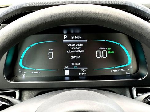 Used 2025 Hyundai Elantra Blue image 26