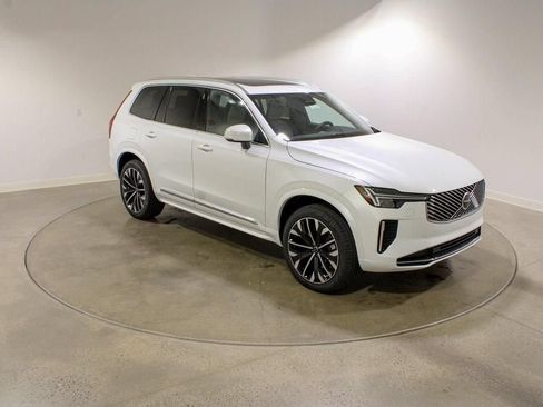Used 2026 Volvo XC90 B6 Core w/ Protection Package AWD/4WD image 7
