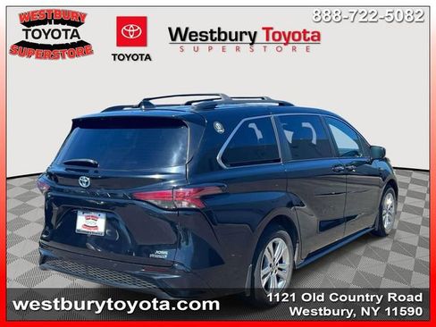 Used 2022 Toyota Sienna XSE w/ XSE Plus Package AWD/4WD image 7