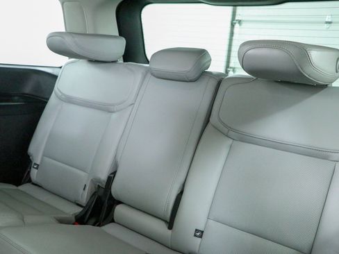 Used 2025 Ford Expedition Platinum AWD/4WD image 27