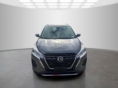 Used 2021 Nissan Kicks SV FWD image 3