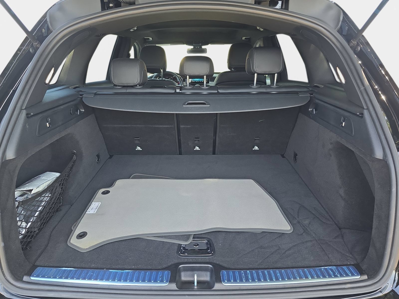 Used 2020 Mercedes-Benz GLC 300 image 13