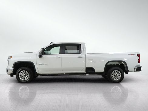 Used 2025 Chevrolet Silverado 2500 LT w/ Convenience Package AWD/4WD image 2