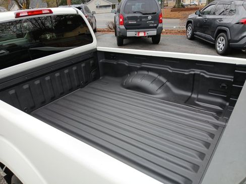 Used 2019 Nissan Frontier S image 9