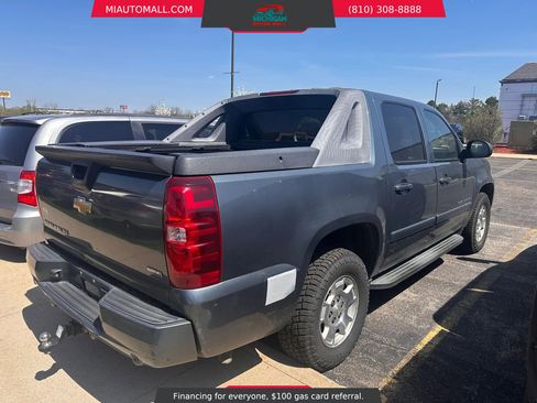 Used 2008 Chevrolet Avalanche LT w/ Convenience Package #1 AWD/4WD image 5
