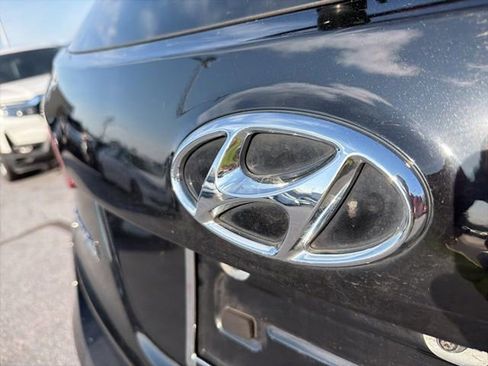 Used 2017 Hyundai Santa Fe Sport image 8