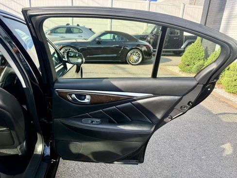 Used 2018 INFINITI Q50 Luxe w/ Essential Package (2.0T Luxe) AWD/4WD image 23