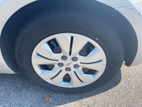 Used 2015 Chevrolet Cruze LS image 8