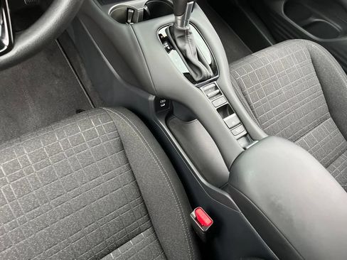 Certified 2026 Honda HR-V LX image 19