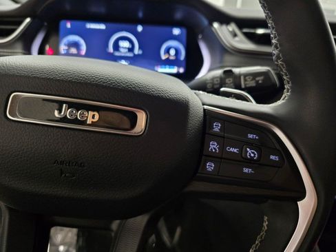Used 2023 Jeep Grand Cherokee L Laredo AWD/4WD image 19