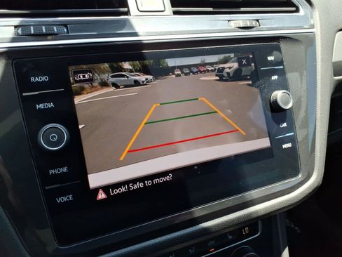 Used 2021 Volkswagen Tiguan SEL FWD image 34