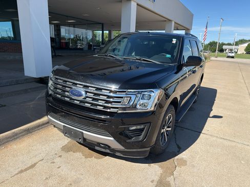Used 2018 Ford Expedition XLT AWD/4WD image 2