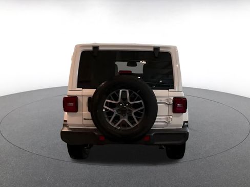 Used 2025 Jeep Wrangler Unlimited Sahara AWD/4WD image 9