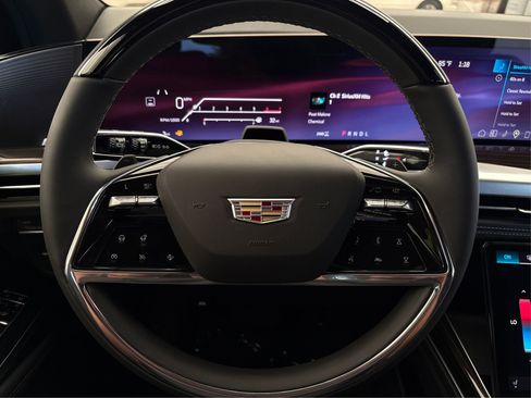 New 2026 Cadillac Escalade Luxury AWD/4WD image 19