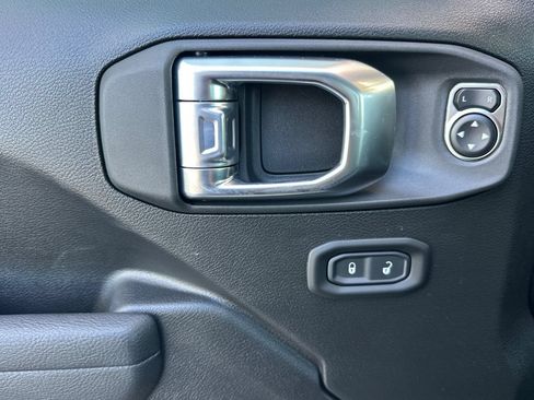 New 2026 Jeep Gladiator Sport AWD/4WD image 12