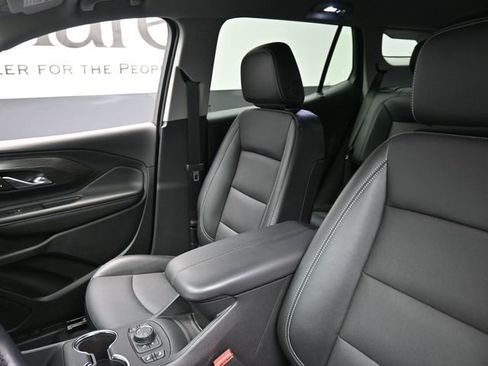 Used 2024 GMC Terrain SLT w/ Infotainment Package II image 16
