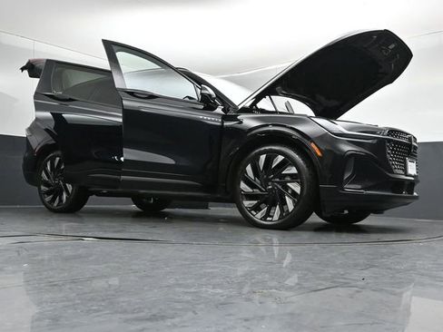 Certified 2025 Lincoln Nautilus Reserve AWD/4WD image 56