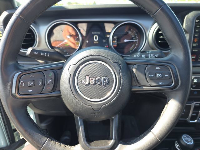 Used 2023 Jeep Wrangler Unlimited w/ Sun & Screen Package AWD/4WD image 15