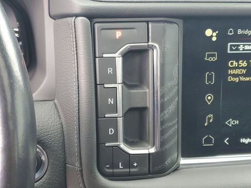 Used 2023 GMC Yukon Denali w/ Denali Reserve Package image 18