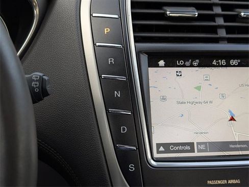 Used 2018 Lincoln MKX Reserve w/ Lincoln MKX Climate Package image 15