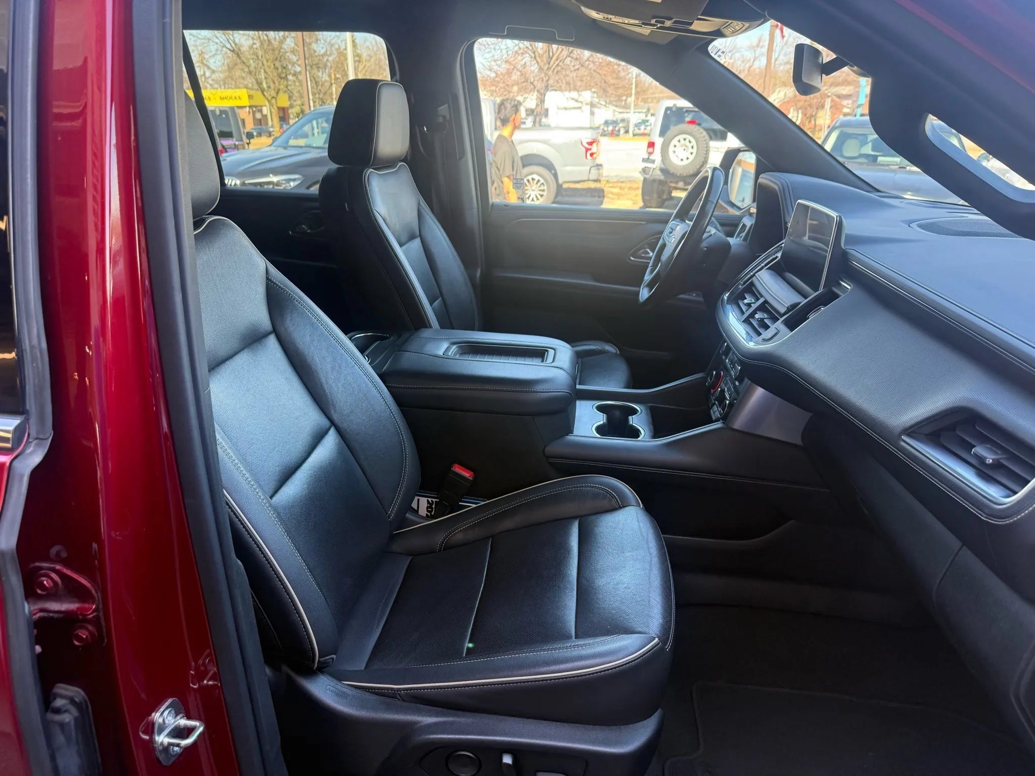 Used 2021 Chevrolet Tahoe Premier AWD/4WD image 40