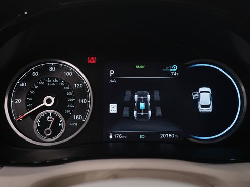 Used 2023 Genesis Electrified GV70 AWD/4WD image 33