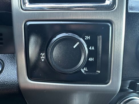 Used 2015 Ford F150 Platinum w/ Equipment Group 701A Luxury AWD/4WD image 23