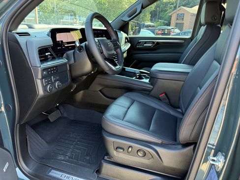 Used 2025 Chevrolet Tahoe RST w/ Comfort Package AWD/4WD image 10