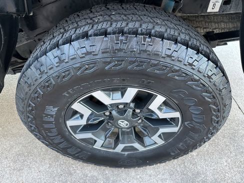 Used 2023 Toyota Tacoma TRD Off-Road image 20